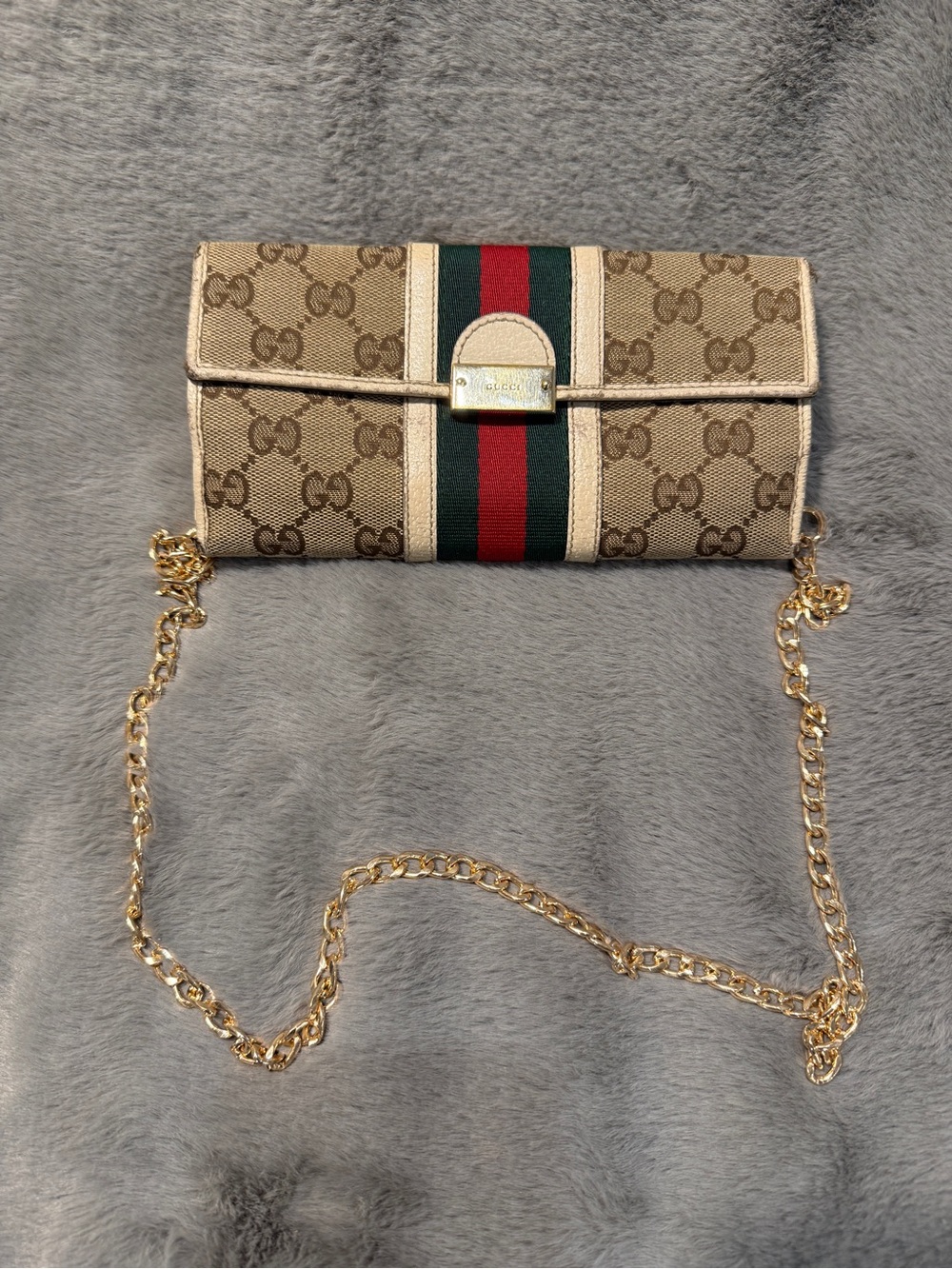 Gucci vintage GG Sherry Line Continental Wallet with long chain